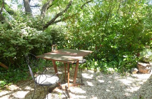 Varages Bed & Breakfast | Au Cabanon Chez Nath - chbre d'hôtes