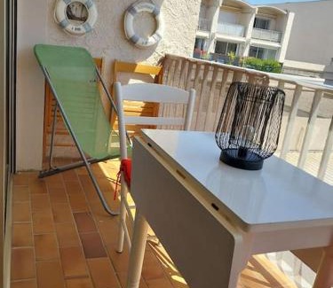 Le Brusc Apartment | Au calme à 2min mer Parking Balcon Wifi Clim!