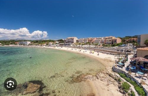 Le Brusc Apartment | Au calme à 2min mer Parking Balcon Wifi Clim!