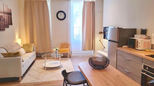 Nevers Apartment | "Au centre de Nevers" hyper centre ville de Nevers, proche Gare, spacieux & calme