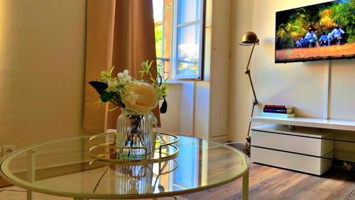 Nevers Apartment | "Au centre de Nevers" hyper centre ville de Nevers, proche Gare, spacieux & calme