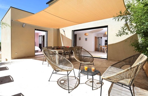 Vers-Pont-du-Gard Apartment | Au Clos de Manon « le Chêne », Villa Avec Piscine