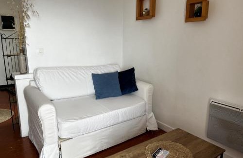 Tourtour Apartment | Au coeur du village avec petit balcon plein sud