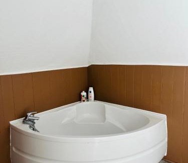 Guines Bed & Breakfast | Au Cosy