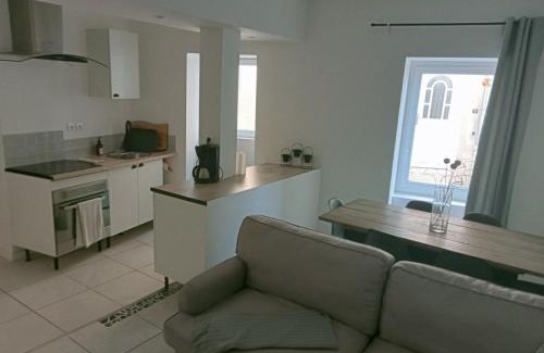 Pieusse House | Au doux Clocher