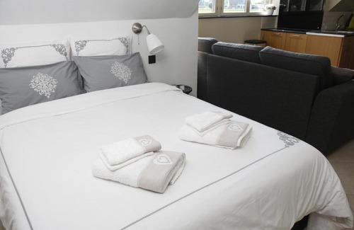 Pecq House | Au Grenier des Coccinelles
