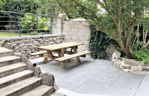 Ville Haute Apartment | Au jardin de la basilique