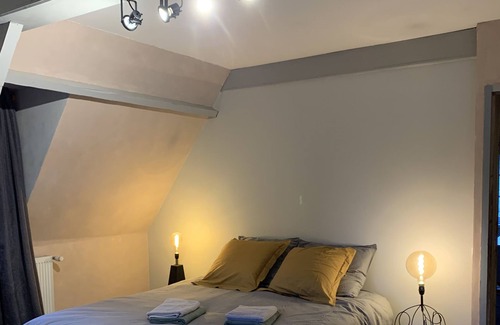 Manerbe House | Au Milieu de la Nature, une Maison de Caractère Vous Attends