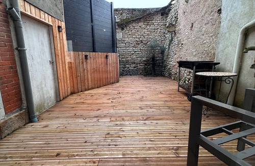 Langres Apartment | Au petit Langres: Downtown accommodation