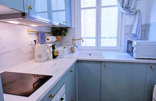 Notre-Dame Apartment | Au Petit Trianon Bleu