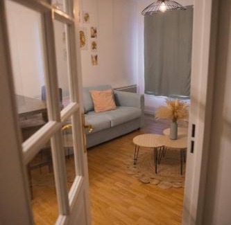 La Riviere-Saint-Sauveur Apartment | Au Reflet Du Pont