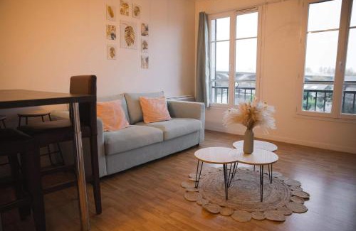 La Riviere-Saint-Sauveur Apartment | Au Reflet Du Pont