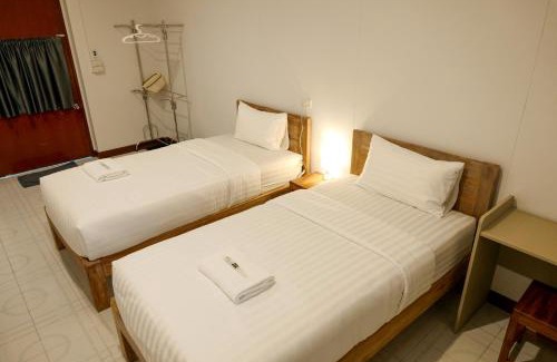 Maha Phruttharam House | Au samlor guesthouse