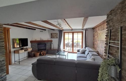 Neufchateau House | Au Tchesseu