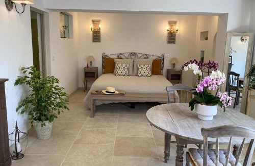 Le Castellet House | Au temps pour vous