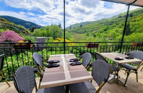 Laviolle Hotel | Auberge Arthéa