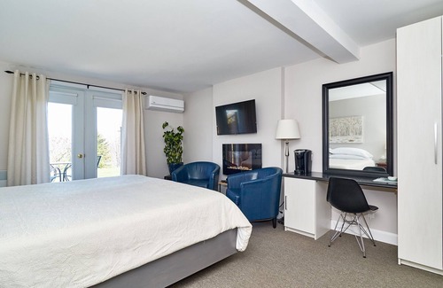 Magog Bed & Breakfast | Auberge Aux Deux Pères