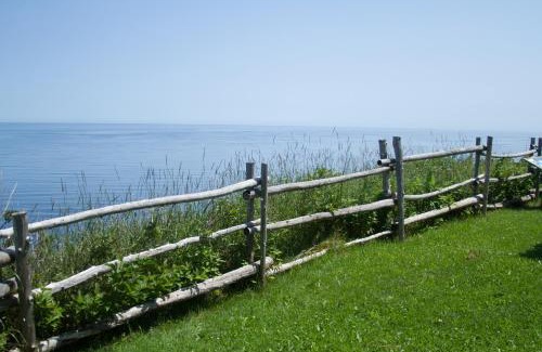 Gaspe Hostel | Auberge/Chalet Griffon Aventure