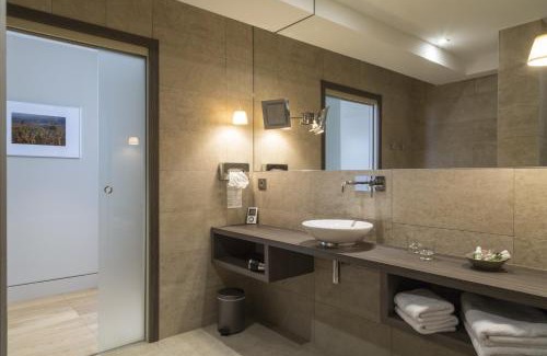 Vaux-en-Beaujolais Hotel | Auberge de Clochemerle, Spa privatif & restaurant gastronomique