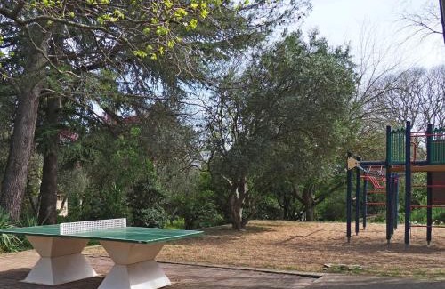 Quartier des Espesses Hostel | Auberge de Jeunesse HI Nîmes