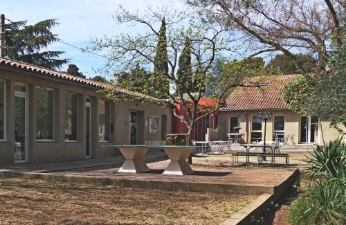 Quartier des Espesses Hostel | Auberge de Jeunesse HI Nîmes