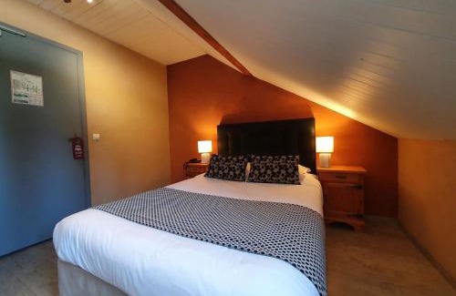 Lans-en-Vercors Hotel | Auberge De La Croix Perrin