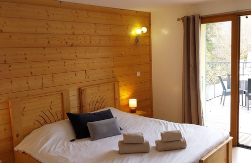 Conjux House | Auberge de Portout