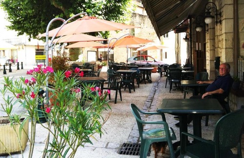 Quartier Malvares Bed & Breakfast | Auberge du Puits