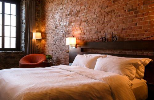 Old Montreal Hotel | Auberge du Vieux Port by Gray Collection