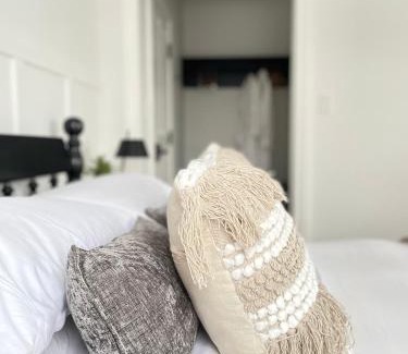 Alexandria Bed & Breakfast | Auberge Glengarry Inn, The Mystic