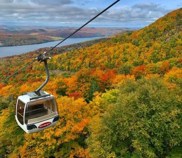 Mont-Tremblant Hotel | Auberge Le Lupin-Self Check-in