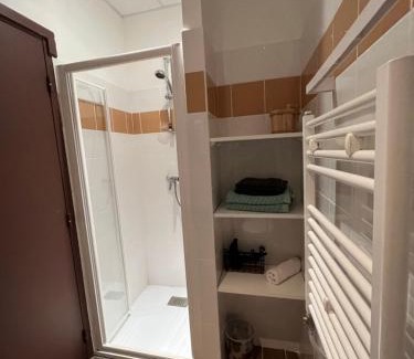 Pierlas Hotel | Auberge Lou Poumié
