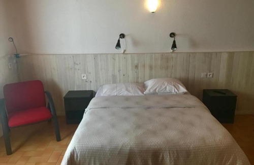 Saint-Martin-d'Uriage Hotel | AUBERGE SAINT MICHEL