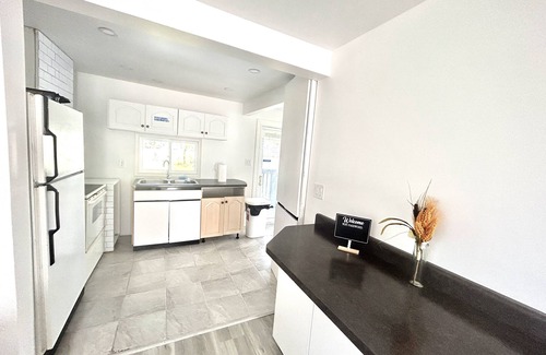 East Windsor House | Aubin Paradise