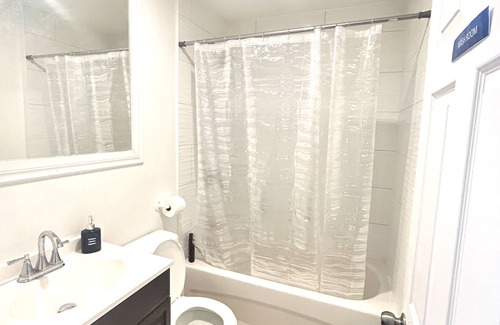 East Windsor House | Aubin Paradise