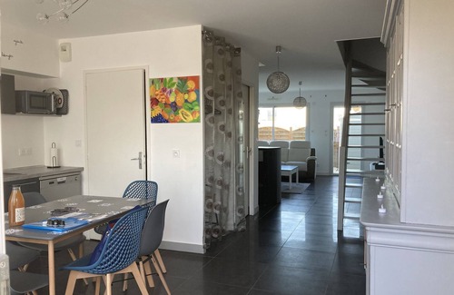 Saint-Regnobert-de-la-Cote-de-Nacre House | Aubinaise by the sea, 200m sea, 2 terraces, 3 bedrooms, private parking