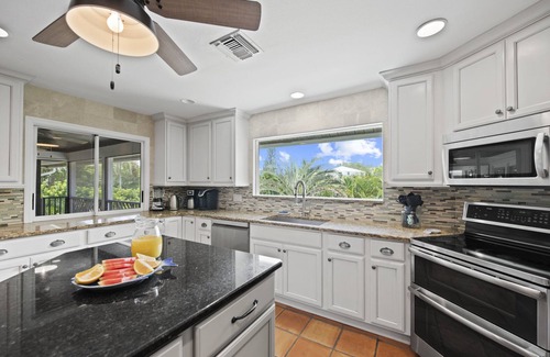 Anna Maria House | Aug 23-30 Deal - Waterfront/HotTub/Pool/Dock/PuttGreen/Beach by AMIHomeRental