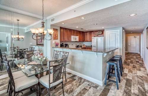 West Panama City Beach Resort | Aug/Fall open! Beach Service included! Beautiful condo!