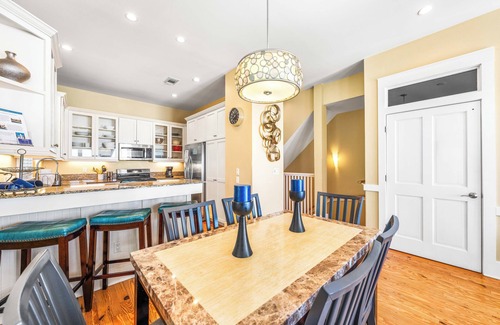 Miramar Beach House | Aug-Oct Reduced!*On Beach*2 Pools*Dogs Ok!