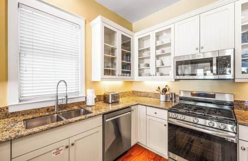 Miramar Beach House | Aug-Oct Reduced!*On Beach*2 Pools*Dogs Ok!