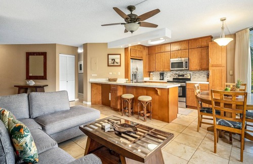 Kihei Condo | AUG/SEPT 227nt 2b/2ba Maui Oceanfront Complex, AC, Remodeled & Walk to Beach