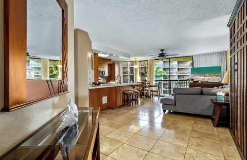 Kihei Condo | AUG/SEPT 227nt 2b/2ba Maui Oceanfront Complex, AC, Remodeled & Walk to Beach