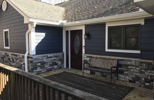 Big Creek House | Aug., Sept. and Oct. weather is great for boating. Check out our lower rates.