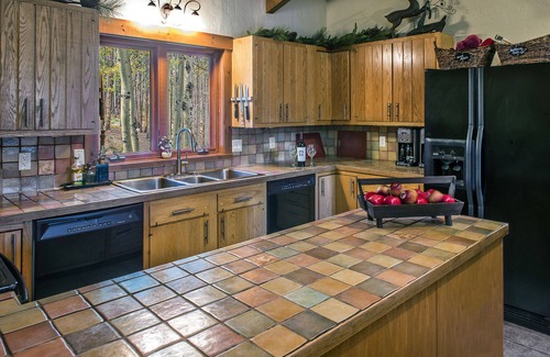 Timber Trail House | AUG&SEPT Deals! Great layout and space. Views/HotTub/Billiards. Easy to Town.