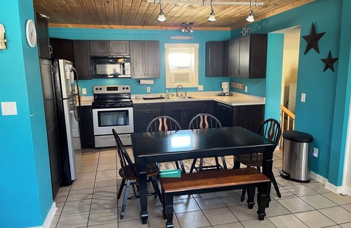 Silver Lake Cottage | Aug weeks still available. Perfect for families!Walk to lake and private beach!