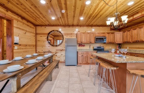Gatlinburg - Pigeon Forge Cabin | August Dates Open! Fantastic Rates/Discount! Prime Location w/Top Amenities!