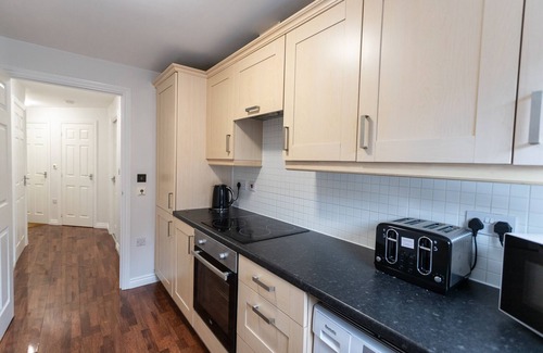 Swindon House | August Discount - Long Stay - Contractors