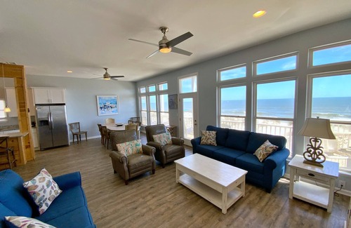 Gulf Shores House | August Discounted! Beachfront w/2 living areas