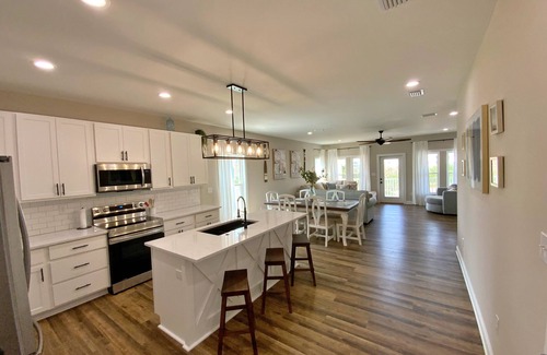 Fort Morgan House | August Discounted! Gorgeous - Pools & Pickleball!
