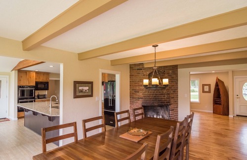 Roseburg House | August discounted rate: 25% off! Perfect for Family Gatherings!